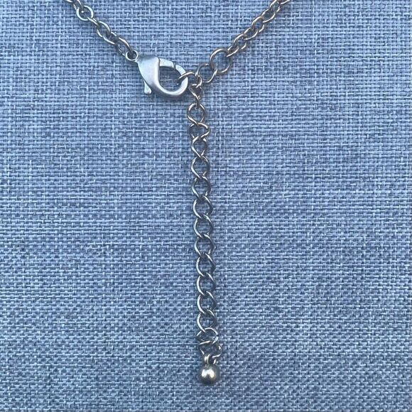 Owl Green & White Pendant Necklace with Red Dragonfly & Beaded Charms. EUC! - Picture 4 of 4